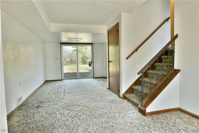 8391 Squires Lane, Warren, OH - Photo 4
