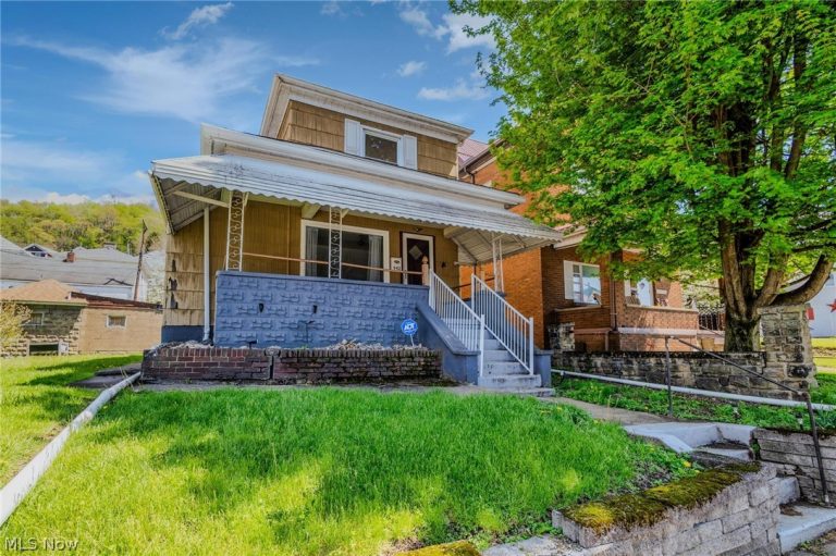 942 Virginia Avenue, Follansbee, WV - Photo 2