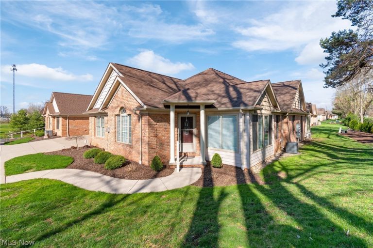 1220 Saint Abigail Street, Hartville, OH - Photo 3