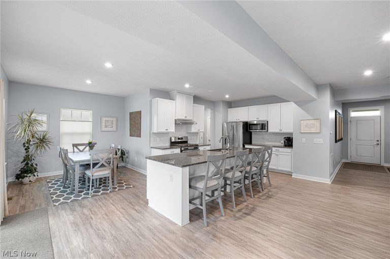 4955 Clifton Mill Drive, North Ridgeville, OH - Photo 8