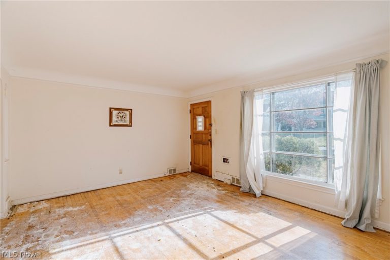 1004 Woodview Road, Cleveland Heights, OH - Photo 4