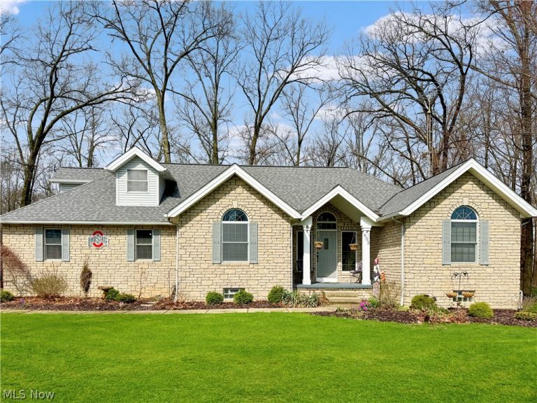 605 Sassafras Drive, Vermilion, OH - Photo 2
