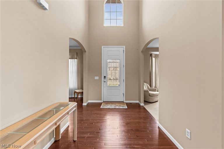 38521 Berkshire Avenue, Avon, OH - Photo 2