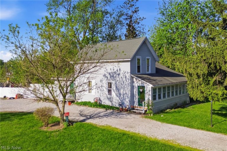1301 Harding Way, Galion, OH - Photo 2
