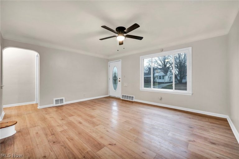 20801 Morris Avenue, Euclid, OH - Photo 6