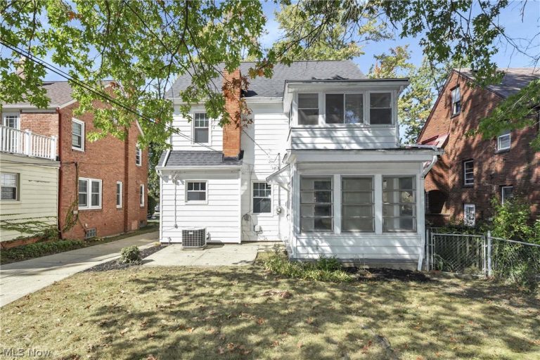 1031 Pennfield Road, Cleveland Heights, OH - Photo 5