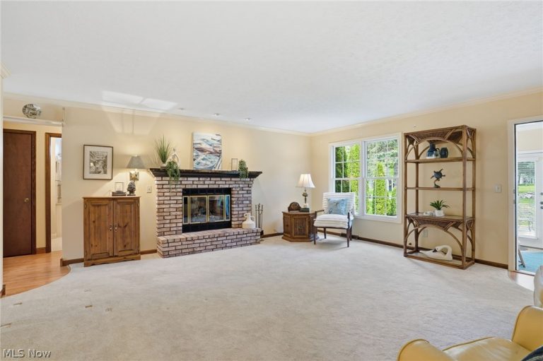 5802 Cambridge Circle, Sandusky, OH - Photo 4