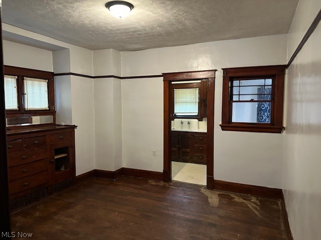 127 Oxford Street, Campbell, OH - Photo 8