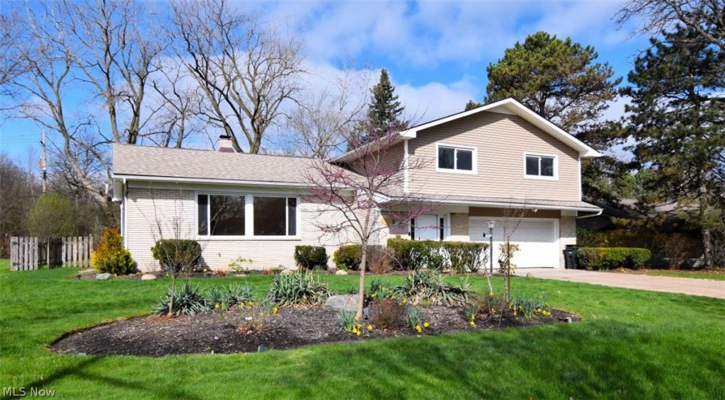 2828 Meldon Boulevard, Beachwood, OH