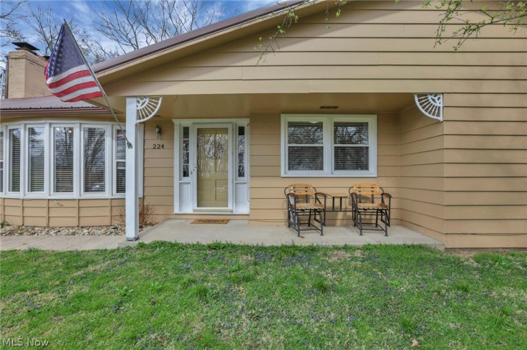 224 Brentwood Drive, Newark, OH, 43055