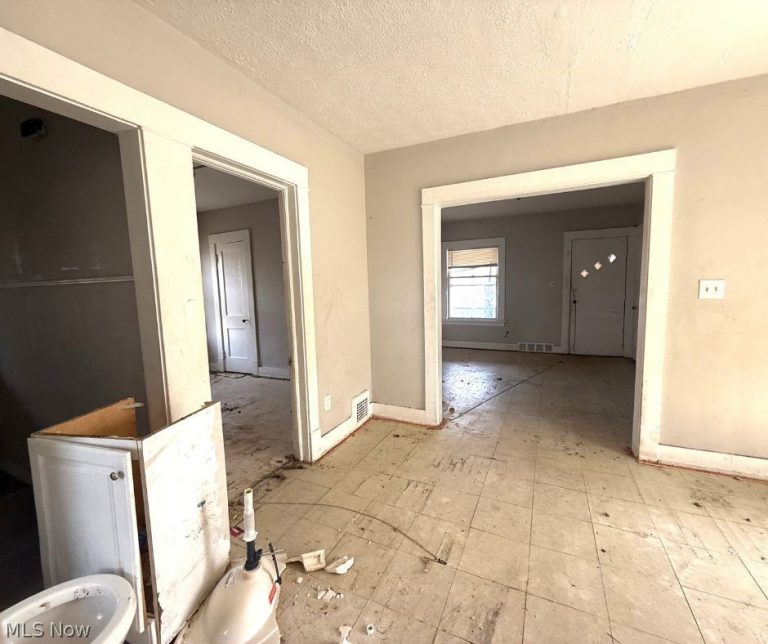 1276 133rd Street, East Cleveland, OH - Photo 5