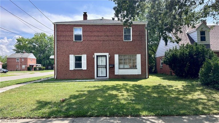 21000 Crystal Avenue, Euclid, OH - Photo 2