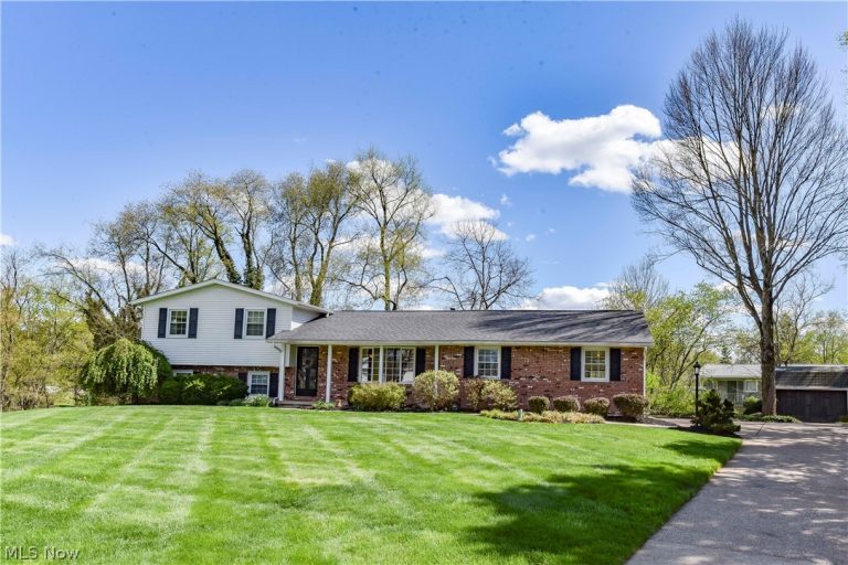 13530 Amodio Avenue, Uniontown, OH, 44685