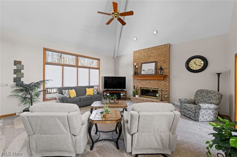 11148 Hempstead Lane, North Royalton, OH - Photo 3