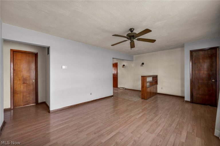 3144 Lost Nation Blvd, Willoughby, OH - Photo 6
