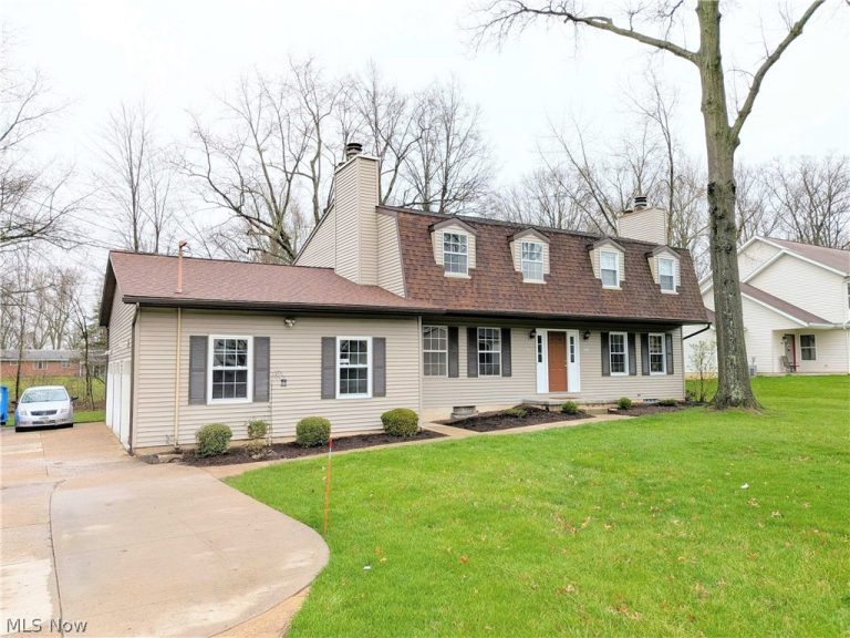 3049 Thornton Street, North Canton, OH - Photo 4