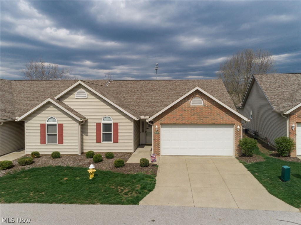 1432 Waters Edge Drive, Akron, OH