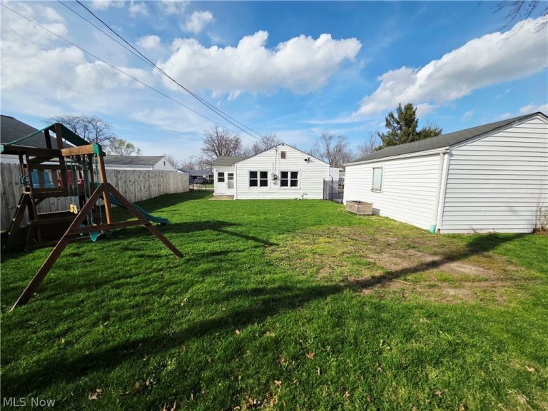 659 Weller Road, Elyria, OH - Photo 5