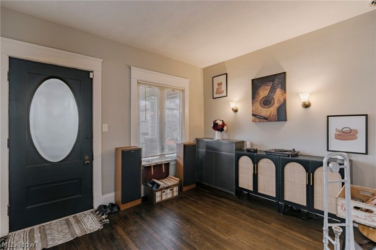 4602 Beta Avenue, Newburgh Heights, OH - Photo 3