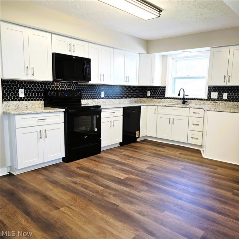 5240 147th Street, Brook Park, OH - Photo 3