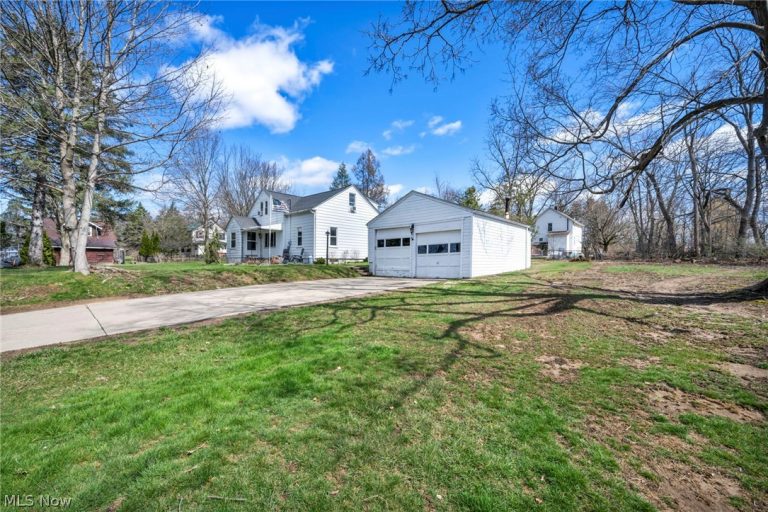 591 Long Drive, Norton, OH - Photo 3