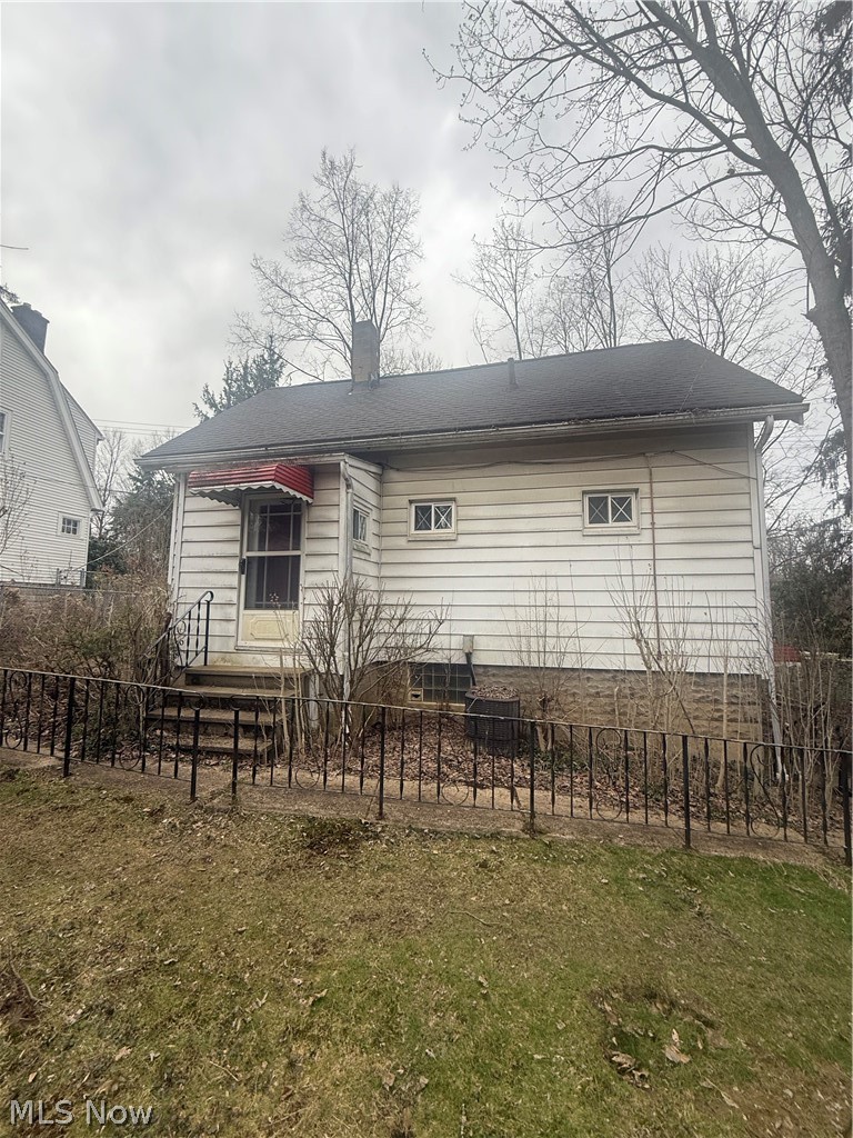 568 Columbus Street, Bedford, OH - Photo 2