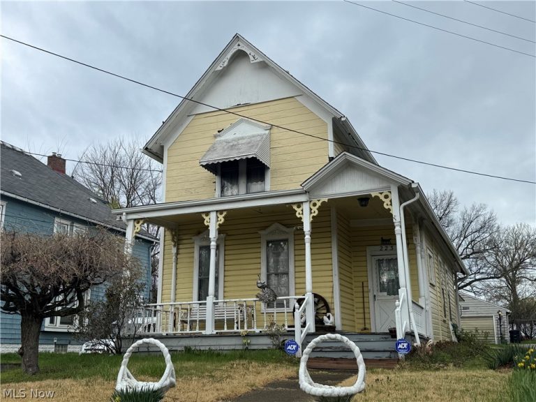 223 Crosby Street, Akron, OH, 44303
