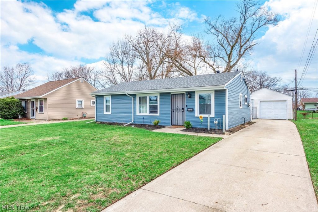 572 Bell Avenue, Elyria, OH