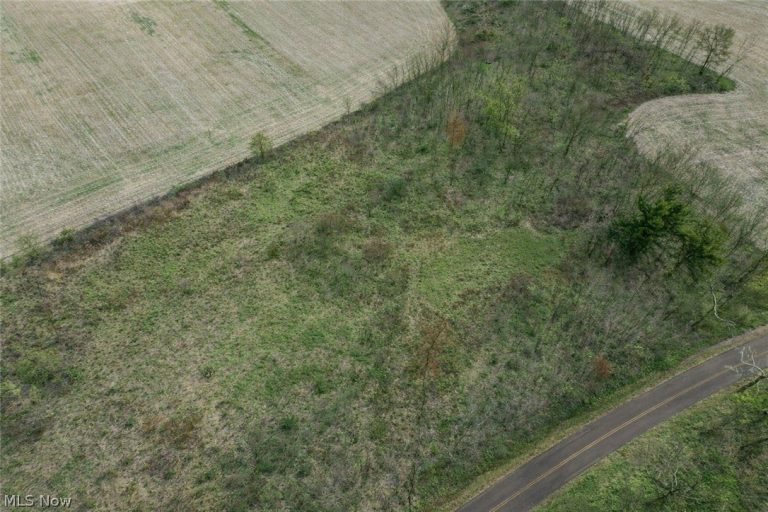 000 Lexington Road, Alliance, OH - Photo 2