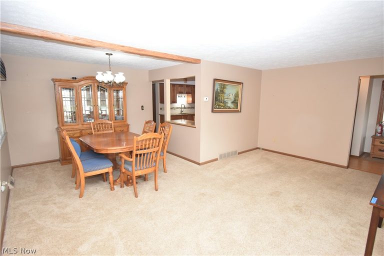 24354 Oxford Oval, North Olmsted, OH - Photo 8