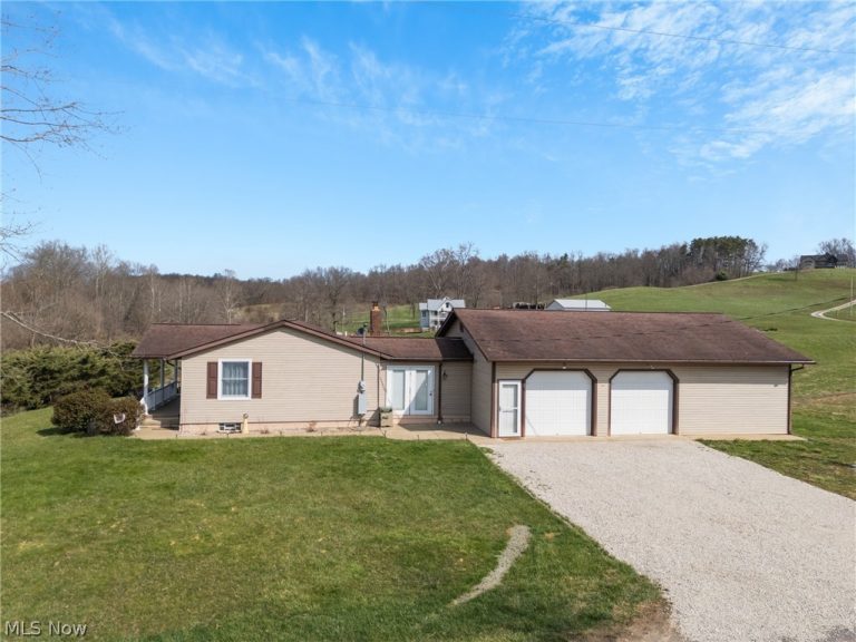 1090 Fort Road, Dellroy, OH - Photo 2