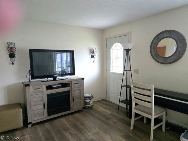 407 Elm Street, Warsaw, OH - Photo 2