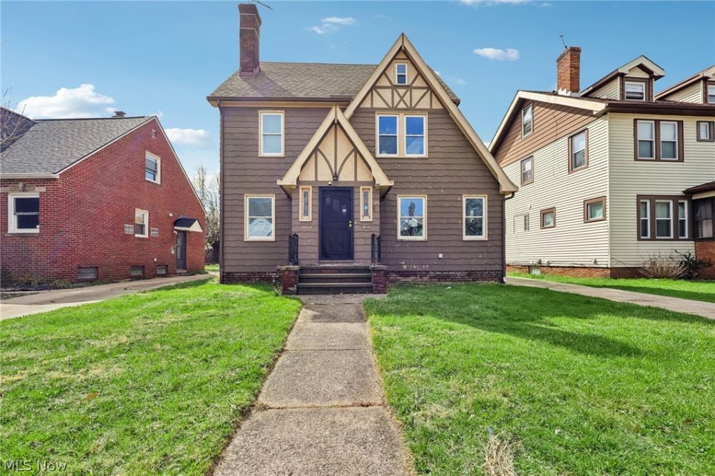 18310 La Salle Avenue, Cleveland, OH