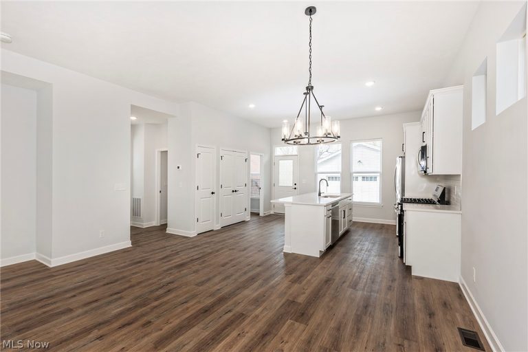 2240 97th Street, Cleveland, OH - Photo 6