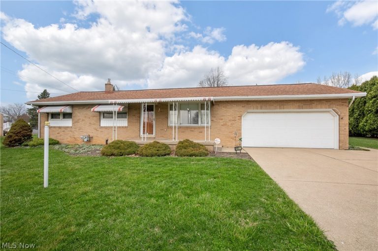 6231 Howland Street, Louisville, OH, 44641