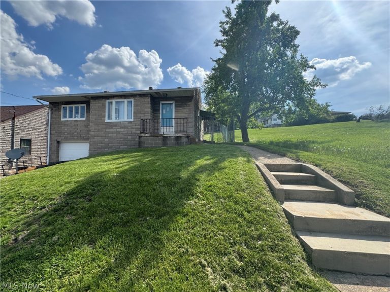 164 MCKINLEY Road, Weirton, WV - Photo 2