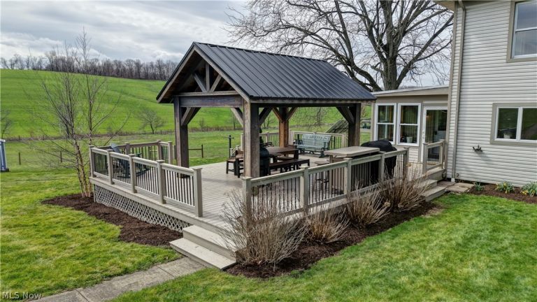 7506 Roy Andrews Road, New Philadelphia, OH - Photo 4