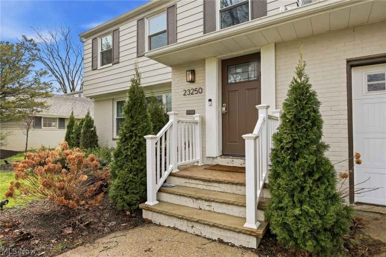 23250 Fairmount Boulevard, Shaker Heights, OH - Photo 3