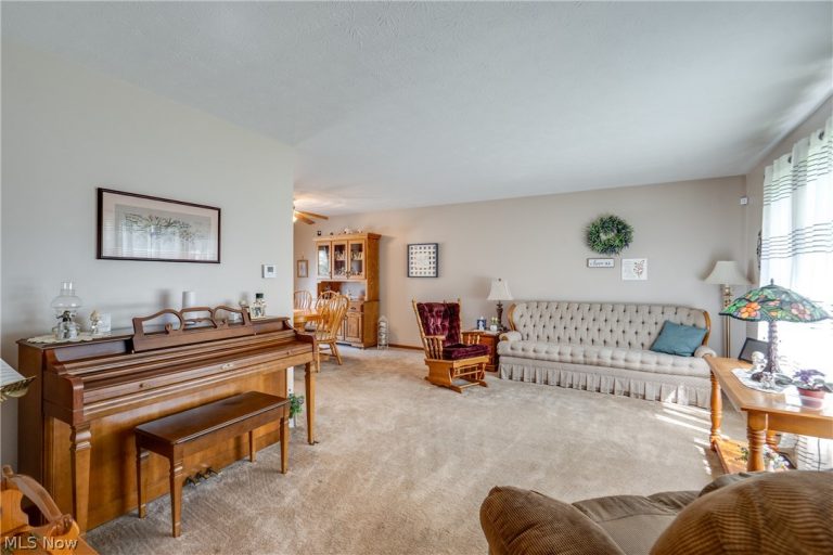 5029 Broadway Avenue, Louisville, OH - Photo 8