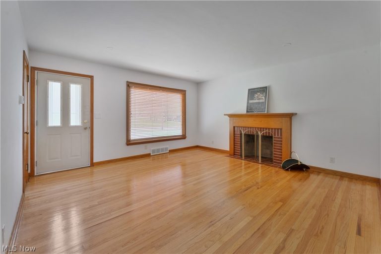190 Struthers Liberty Road, Campbell, OH - Photo 8