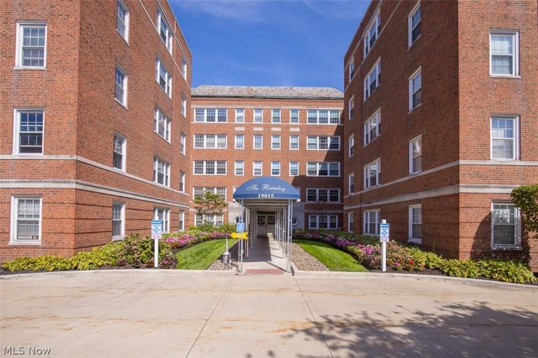 19015 Van Aken Boulevard #406, Shaker Heights, OH, 44122