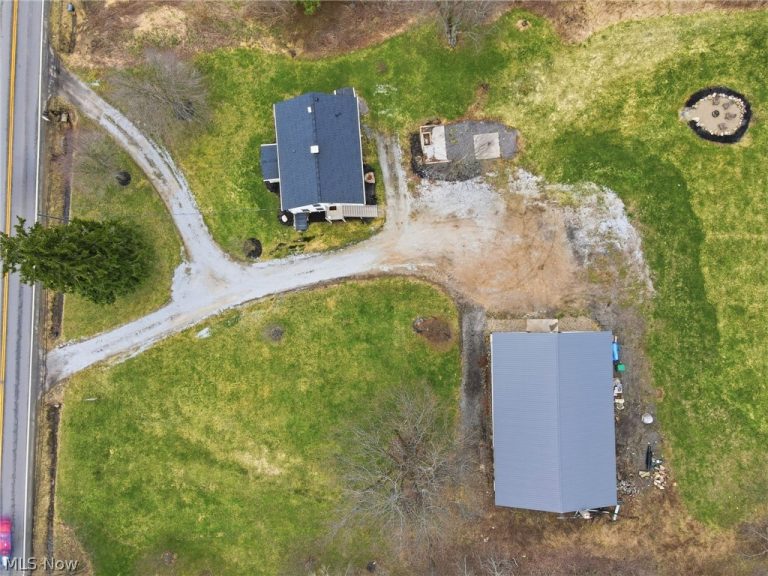 16176 Ravenna Road, Burton, OH - Photo 3