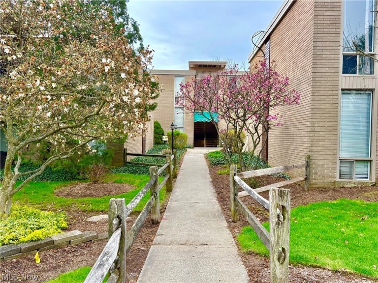 6770 Chaffee Court #Q1, Brecksville, OH - Photo 3