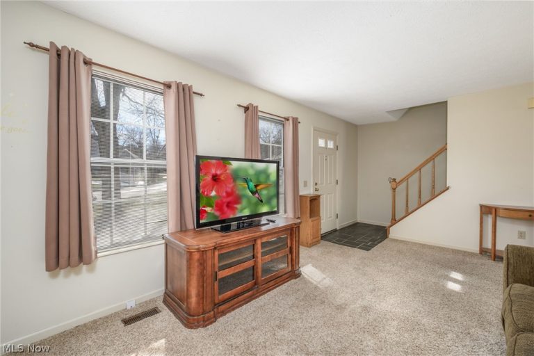 3385 Ash Lane, Cuyahoga Falls, OH - Photo 5