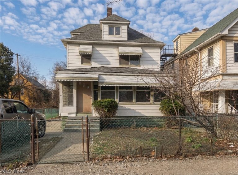 686 92nd Street, Cleveland, OH, 44108