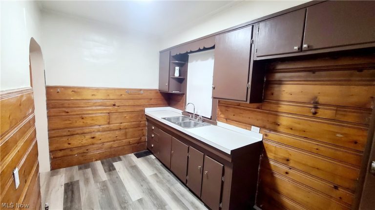 18 Whitney Avenue, Youngstown, OH - Photo 5