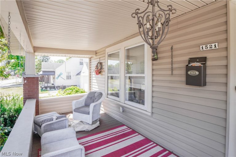 1521 Gibbs Avenue, Canton, OH - Photo 2