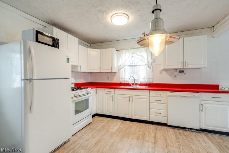 2712 Ridge Avenue, Warren, OH - Photo 8