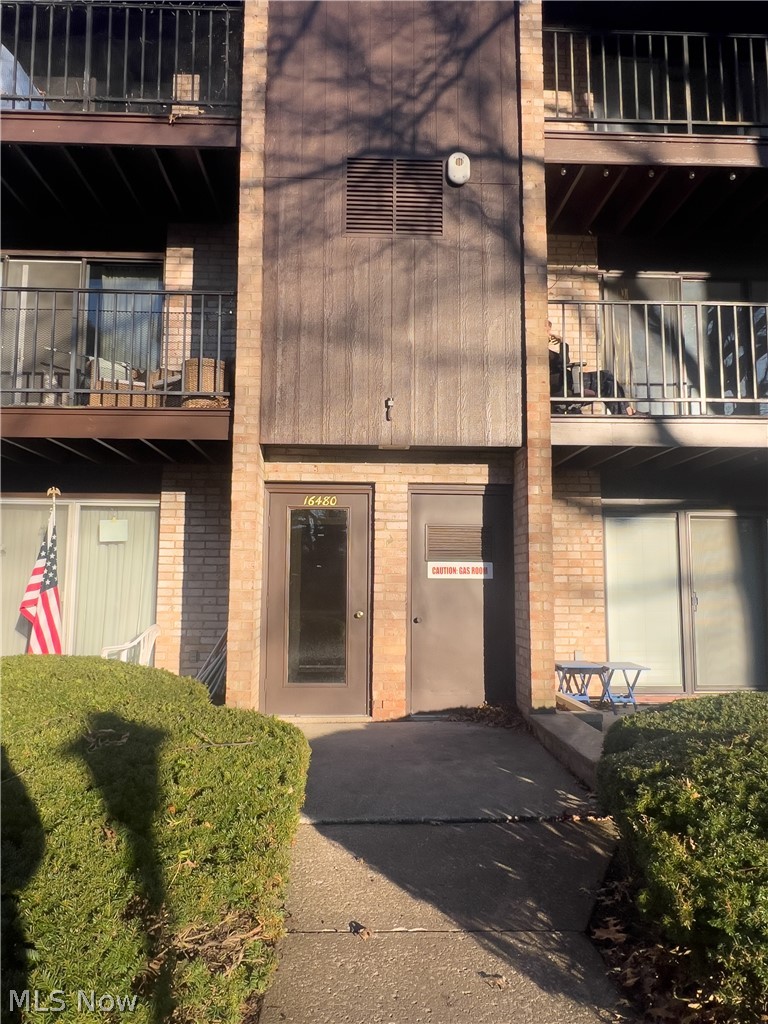 16480 Heather Lane #304, Middleburg Heights, OH - Photo 2