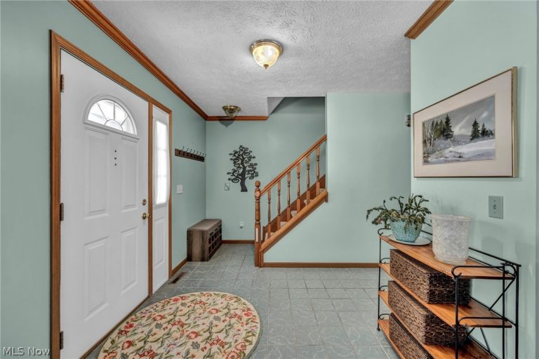 9217 Bechtel Road, Elyria, OH - Photo 4
